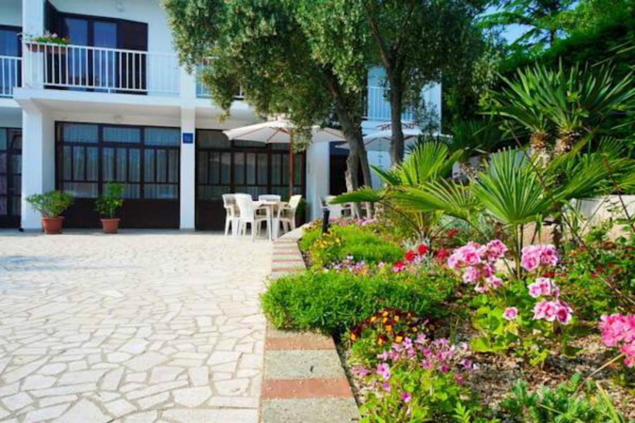Rooms Amfora Krk Town Bagian luar foto
