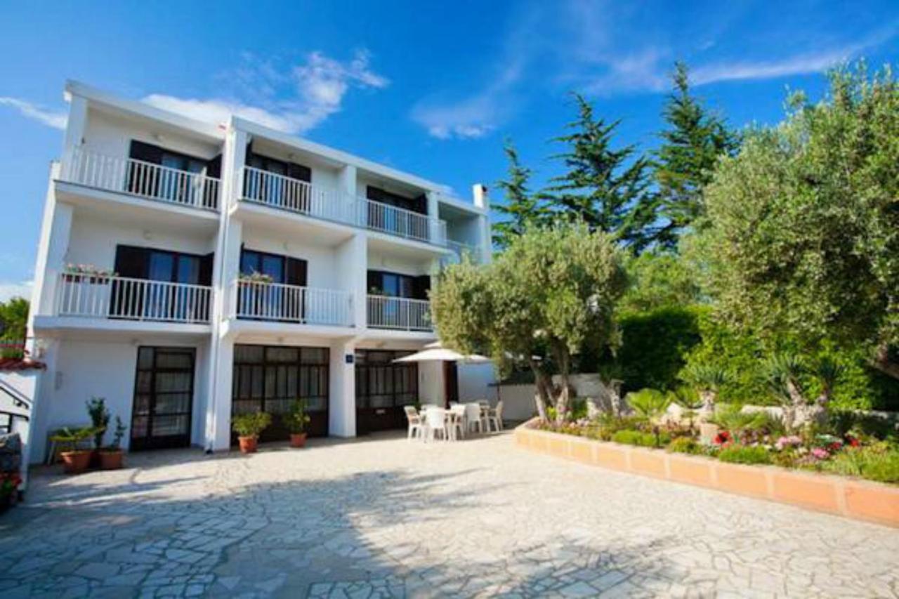 Rooms Amfora Krk Town Bagian luar foto